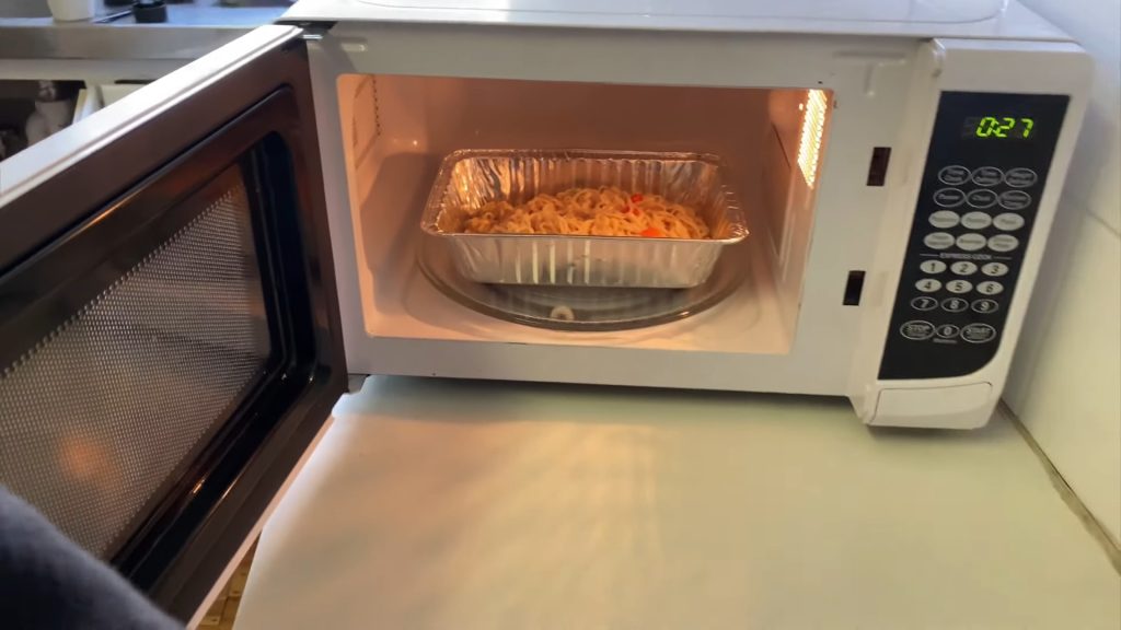 Can you microwave aluminum tray? Can You Microwave?